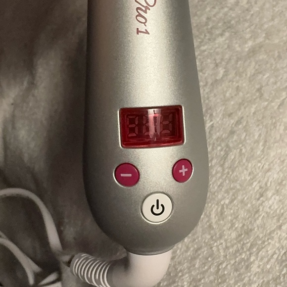 The Beachwaver Co. Pro 1 Hair Curler Silver, Used Once Orig. $229 SELLING $50 - Picture 5 of 7